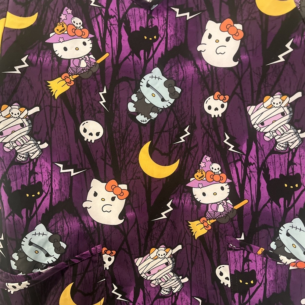 Hello Kitty Halloween Ghost Zombie Witch Cat Skull V-Neck Scrub Top Size Medium - Picture 4 of 7